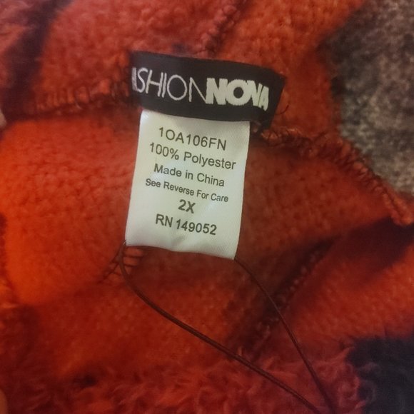 Fashion nova fuzzy plaid 2x womans onesie - Picture 2 of 3